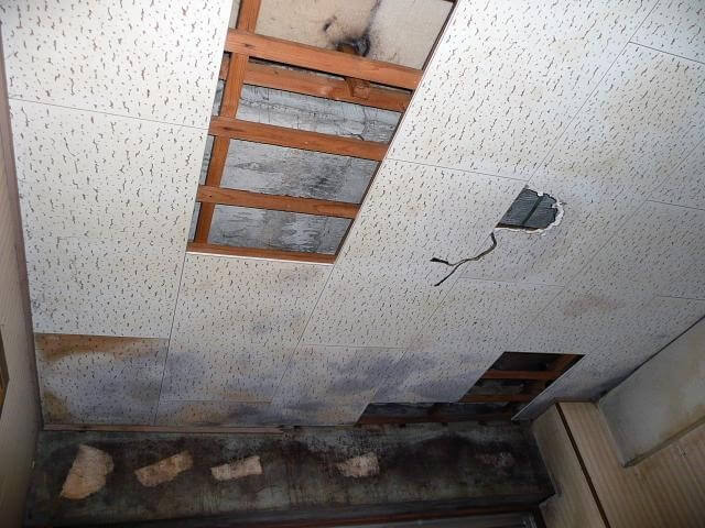 天井の落下