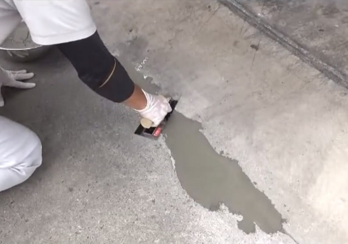 コンクリートの床を補修する方法は？速乾お手軽な最強の補修材をご紹介！