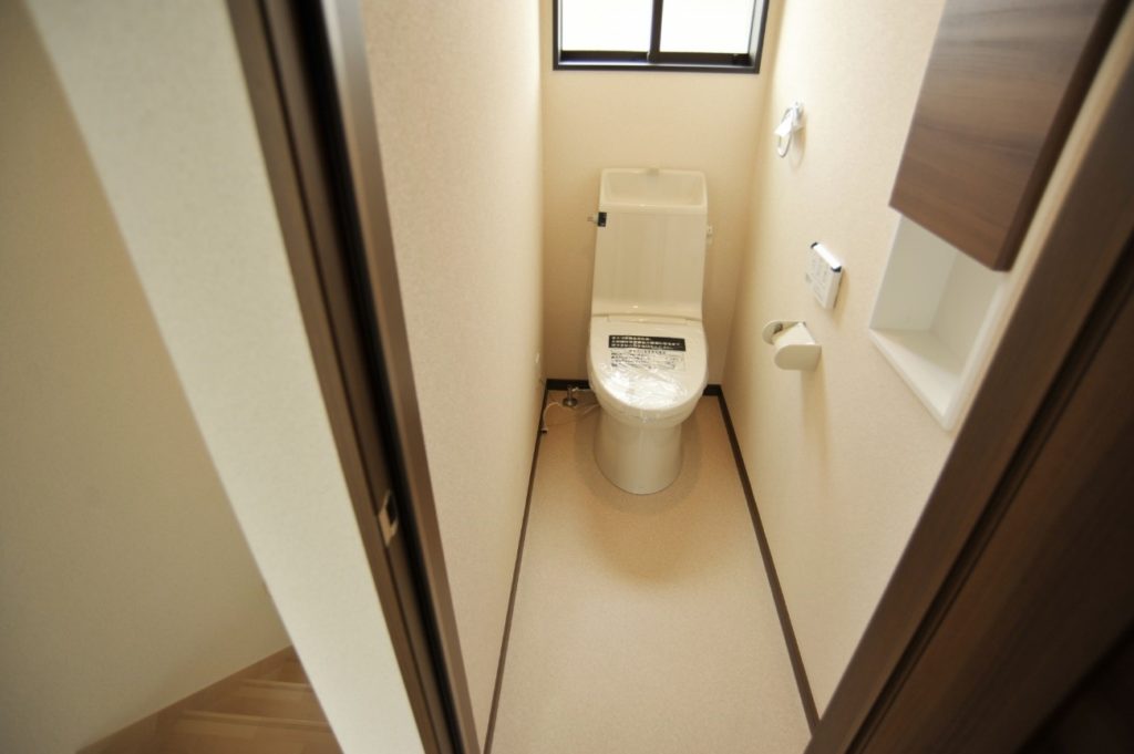 トイレの扉を交換して気分一新　注意点と費用を徹底解説