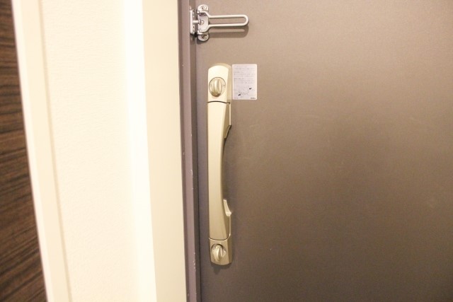 玄関ドア・勝手口など鍵付きタイプ